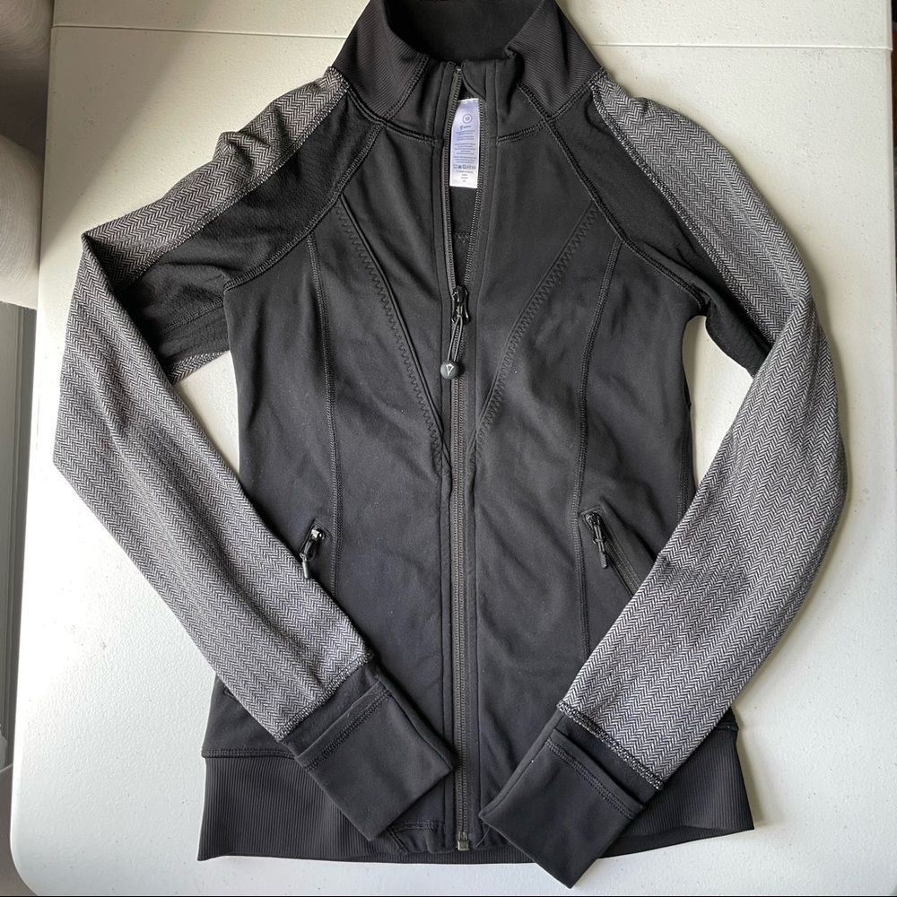 Ivivva by Lululemon Perfect Your Practice Jacket Black and Herringbone - Picture 1 of 5